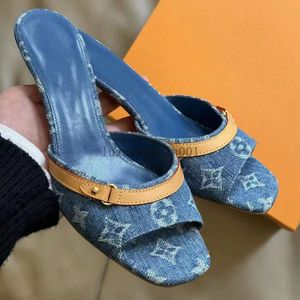 Solid Revival Embossed Sandal Slide Slippers 9.5cm Padded High Heels Real Leather Mule Excellent Pump Stilettos WATERFRONT Flip Flops LOGO Square Toe Slides 4.9 03