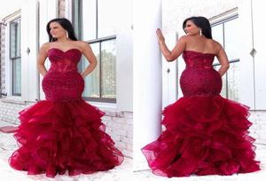 2022 Red Tuulle Ruffles Suknie wieczorowe Formalne Eleganckie koronkowe aplikacje z koraliki z koraliki Sheer Talle Otwarta sukienka balowa długa Homecom3869048