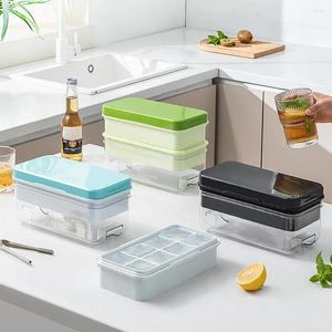 Moldes de cozimento molde de gelo de silicone com tampa de tampa Cubo de sabor personalizado Caixa de armazenamento de molde quadrado de fusão lenta para o uísque em casa