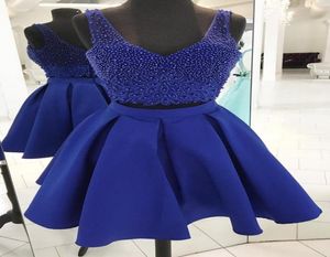 Sexy Royal Blue Two Pieces Homecoming Dress Short 2021 V neck Beaded Sequined Pearls A line Satin Cheap Prom Graduation Party Dres1825132