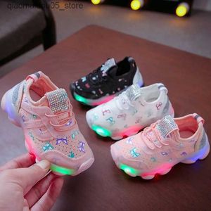 Sneakers Childrens shoes LED luminous shoes 2023 spring new boys sports shoes girls elastic fabric sequin casual shoes Zapatillas Q240413