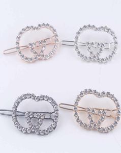 Bling Bling Crystal Letter Hair Clip Frauen Briefe Barrettes für Geschenkparty Fashion Hair Accessoires 4 Farben9374887