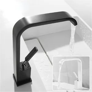 Rubinetti del lavandino da bagno ly semplice e freddo acqua acqua di alta qualità ottone soild mixer in stile europeo in stile europeo