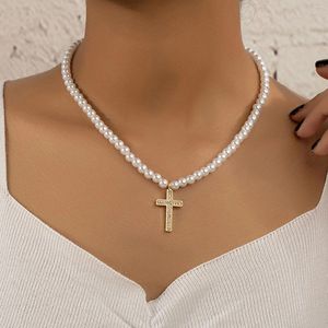 Hänge halsband religiösa mode elegant imitation pärla pärlkedja korshalsband för kvinnor män hals smycken fest gåvor 1 bit