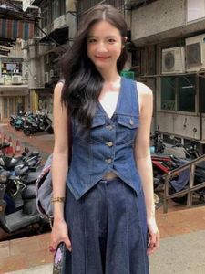 Serbatoi femminili 2024 estivi coreani slim vintage slim jeans donna senza maniche tasche tasca top giapponese in denim v collo camisole y2k estetica