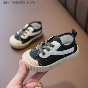 Sneakers Baby Canvas Buty przedszkola Klasyczne miękkie i oddychające swobodne chłopcy i dziewczęta buty Wygodne przedszkole sportowe buty do chodzenia dla dzieci Q240413