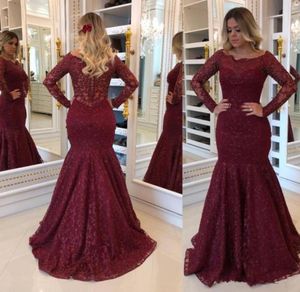 Arabiska Bourgogne Lace Prom Dresses 2018 från axellånga ärmar Applikationer Beading Formal Party Dress Vestidos de Fiesta Party Gow1696324