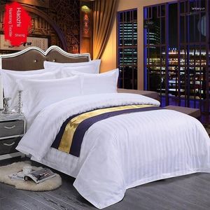 Bedding Sets Four-piece Bedroom Bed Sheet Set Winter Thick Warmth Pure Cotton Satin Duvet Cover Fashion Simple Family El