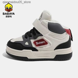 Sneakers sneakers babaya rens sportskor pojkar plyschskor vinter 2023 nya flickor bomullskor non slip and warm sportskor Q240413