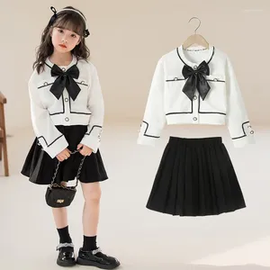 Roupas conjuntos de roupas 2 peças roupas de meninas conjuntos de roupas coreanas de bebê primavera 2024 Tops brancos Saias de casaco doce