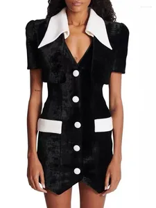 Sıradan Elbiseler Yüksek Sokak Est 2024 Tasarımcı Moda Kadınlar Siyah Beyaz Renk Blok Velvet Elbise