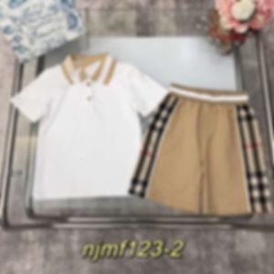 Camiseta feminina Irmã Irmã Estilo de lapela Conjunto, camisa de pólo de linho de pérola, emenda xadrez de cinto xadrez, shorts finos em loop