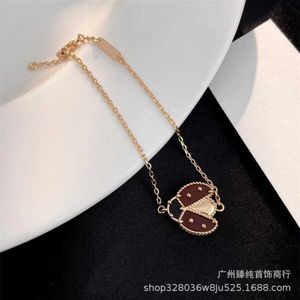 Designer High Version VAN Ladybug Bracelet Womens New Enamel Butterfly Handpiece White Fritillaria Plum Blossom Wings Four Leaf Grass