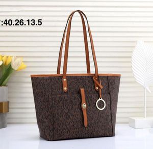 klasik lüks kadın moda omuz çantaları tasarımcılar çanta ünlü marka kadın çanta çantaları saf renk crossbody omuz çantası haberci çanta çanta litchi çanta