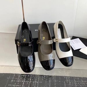 Summer Ballet in pelle di alta qualità piatto di lussuoso designer di lusso Scarpe per escursioni per escursioni in gamba slanciata