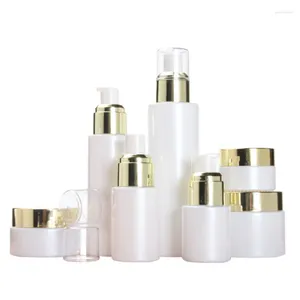 Bottiglie di stoccaggio 100 pezzi da 100 pezzi vuoto 20g 30g 50 g Jar di vetro 20 ml 30 ml 60 ml 100 ml 120 ml Pompa bianca Pompa spray Blottone spruzzato Oro Colore Oro Colore Oro