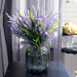 Kwiaty dekoracyjne 1PC Prowansowanie Lavender Flower Buquet Silk Sztuczna symulacja roślin wodnych