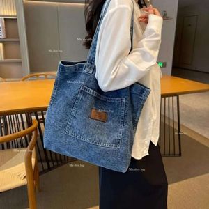 Draw String Women Umhängetasche Designer Denim -Tasche große Kapazität Unterarm Vintage Einfacher weiblicher Pendlerhandtasche Shopper