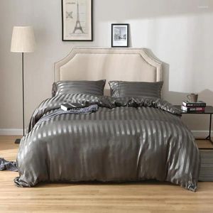 Sängkläder sätter satin Silk Luxury Style Set Strip Bed Linen Däcke Cover King Size Sängkläder