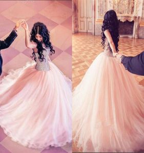 Основные бисеропинки Quinceanera платья 2016 Скромные мимолеты