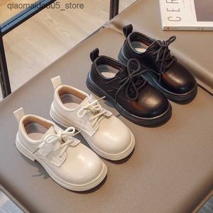 Sneakers Skórzowe buty dla dzieci Flats Casual Shoe Boys Dziewczęta Czarna platforma Szkoła jesienna buty koronki pure design moda Q240413
