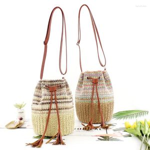 Bolsas de noite praia praia corda sólida mini balde de verão tricô de palha bolsa de palha moda feminina casual tassel tousestring crossbody saco