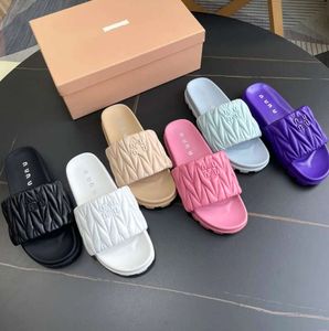 LUXURYS WOMENS SANDALS HOTELフラットヒールスライダーメンズビンテージフリップフロップスライドスリッパデザイナーMIUI SANDALE SUMMER MIUS LOAFER GIFT MULE2024オン