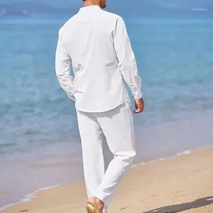 Herrspårar Mens Mens Casual Linen Två stycken uppsättningar 2024 Europe Style Vintage Basic Tops och Solid Pants Passar Male Beach Set