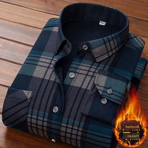 Formal Shirt For Men Long Sleeve Fleece Warm Plaid Oversized Plaid Collar Shirt Winter Velvet Clothing warm Plaid shirt 240403