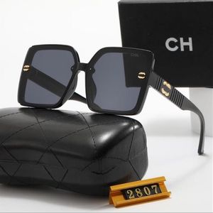 Channel Men Classic Brand Retro Women Solglasögon Band Luxury Designer Eyewear Metal Frame Designers Ultimate Classes Sydney Donkey Sun Glasses Woman