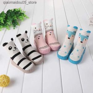 Barnstrumpor Bomullsvarma skor med gummi anti Slip Sole Cute Cartoon Animal Floor Socks för vinterbebisar Lämpliga för flickor pojkar och bilder Q240413