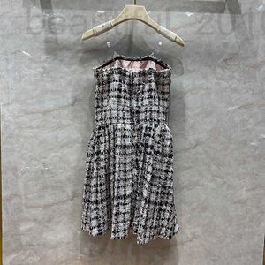 Abiti casual di base designer di lana in lana trasparente abito senza spalline per la sospensione per estate femminile Nuovo filo nero rosa nero filo intrecciato.