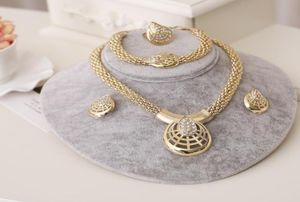 Dubai Gold Jewelry Set Nigerian Wedding African Beads Crystal Bridal Jeweleriy Set Halsbandörhängen Armband Ring Set3409133
