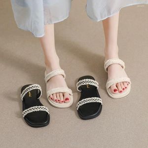 Slippers Selling Flat Bottomed Flip Flops With Soft Soles On The Internet High-end Beach Shoes Oversized For Wome