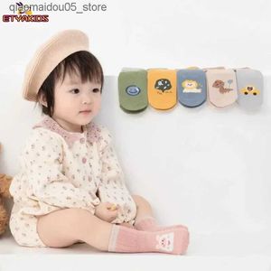 Kids Socks Cute baby socks with rubber anti slip floor socks in the middle tube suitable for cotton newborns infants young children boys and girls socks aged 0-5 Q240413