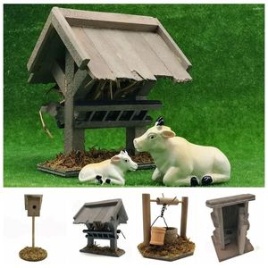 Dekorativa figurer 1/12Scale Miniature Manger Figur Micro Landscape träghouse Well Latrine Simulation Birdhouse Scene Model Home