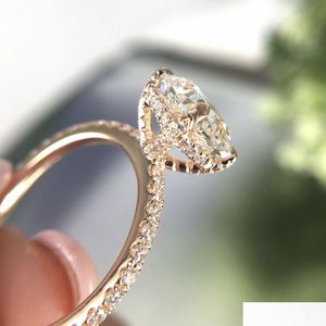 Ringe Solitaire 100% 925 Sterling Sier Ring Luxury 2CT Kissen geschnitten weißer Saphir -Edelstein -Engagement für Frauen für Frauen Drop Lieferung DHIHB