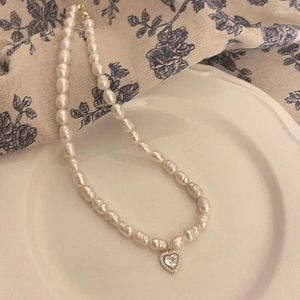 Anhänger Halskette Mode koreanischer Stil Süßwasserperlen Halskette für Frauen sanfte Vintage -Schlangekette Kette Zirkon Party Schmuck Schmuck