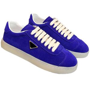 2024 Mens and Womens Designer Solid Color Couple Casual Sports Shoes Metal Logo Lane Leather Sports Shoes Minimalist Style Sports Personality Vintage Sneakers