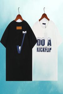 Tasarımcı Men039s T Shirt Tshirt Lüks Klasik Mektup Bir Kickflip Kar Baskı Tshirts Tshirt Kadınlar Basit Sıradan Pamuk Tee 7133686