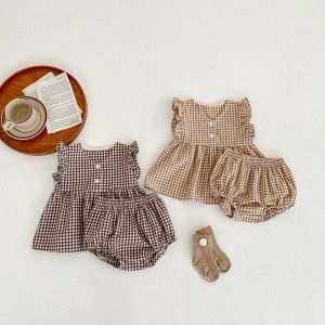 Shorts Summer New Baby Small Plaid Fly Sleeve Top + Bread Shorts 2piece Girls' Suit Newborn Clothes