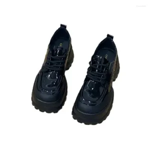 Scarpe casual da donna a colori misti piatti da donna in punta di piedi rotonde di punta di scarpe da ginnastica elevate di Oxford