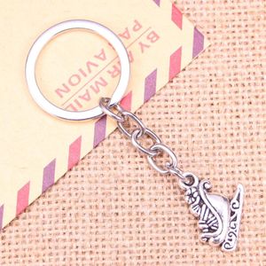 Keychains 20st Fashion Keychain 20x18mm Snow Boots Shoes Pendants Diy Men smycken bil nyckelkedja ringhållare souvenir för gåva