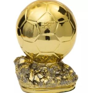 Küçük 15cm Ballon D039or Reçine Oyuncu Ödülleri Altın Ball Futbol Kupası MR Football Trophy 24cm Ballon Dor 4997638