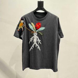 高品質のデザイナー服の夏の楽しい大根のエッセンス刺繍Tシャツ半袖カップルドレスメンズレディーススタイルChaoluo