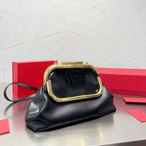 Molnkoppling Kvinnor Designer axelväska handväskor crossbody väskor läder koppling lyxiga korsbodi väskor kvinnlig svart handväska