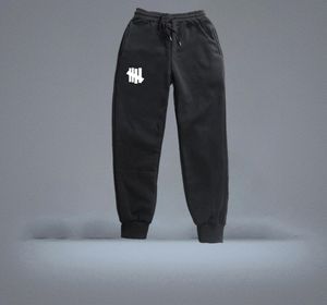 Nuovi pannelli della tuta Men039s Hip Hop Streetwear Pants Fashion Men imbattuto per pantaloni in pile di qualità fresca di qualità uomini in jogging di pantaloni casual C19639620