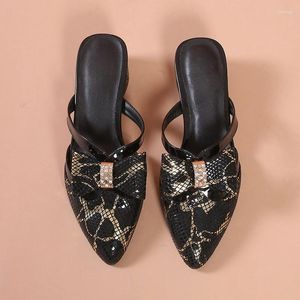 Pantofole sandali con tacco con tacco da gol di sandali punta punta elegante donna lussuosa tacco spessato mulo di scarpe da donna in vendita muli