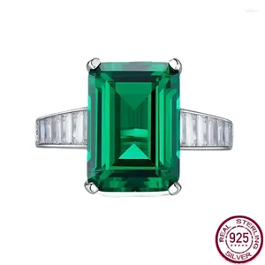 Klusterringar S925 Silverring Mormor Green Diamond High Grade Enkel och elegant fashionabla mångsidiga smycken för kvinnor