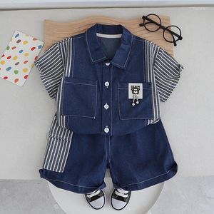 Set di abbigliamento 2024 Boutique Baby Boy Summer Clothes for Kids Boys da 2 a 3 anni Camicie a maniche corte in denim a strisce a strisce di cartone animato camicie e pantaloncini